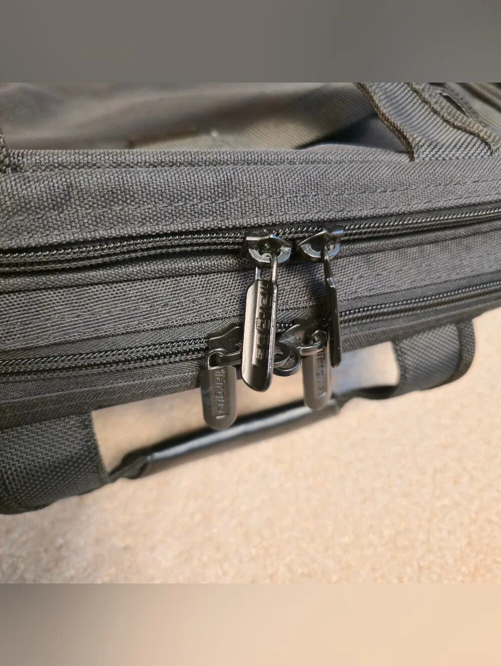 Targus Zip-Through Mobile Elite Laptop Case Black,  Top load 15.4